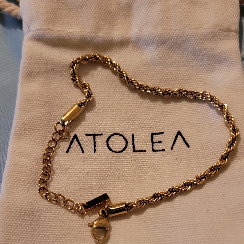 Atolea Gold Rope Chain Bracelet. NWOT. Never Tarnishes